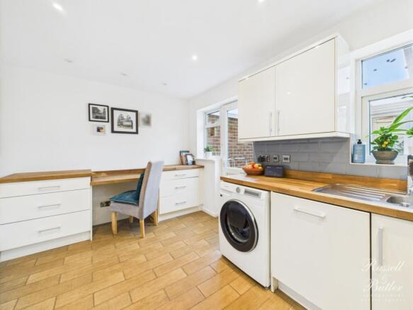 CAM02127G0-PR0297-STILL007