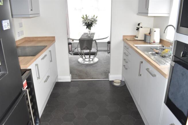 2 bed Park Home for sale Image 3