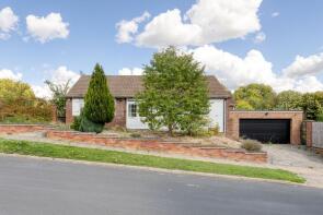 27, Hawthorn Close, Hitchin SG5 2BW