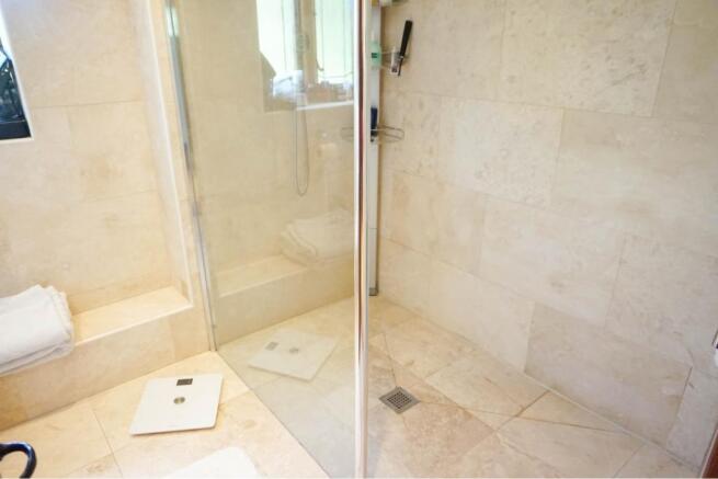 Master En-suite