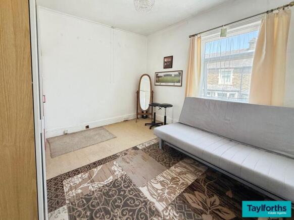 3 bed Terraced for sale Image 6