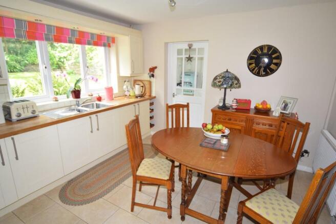 KITCHEN DINER