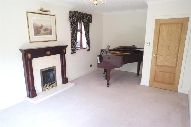 SITTING ROOM