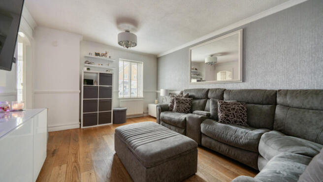 Weymouth Close, E6 6ZF photo 4