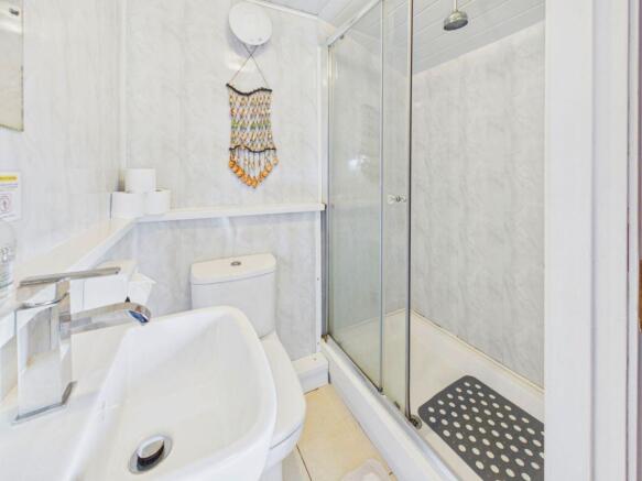 2 bed Cottage for sale Image 11