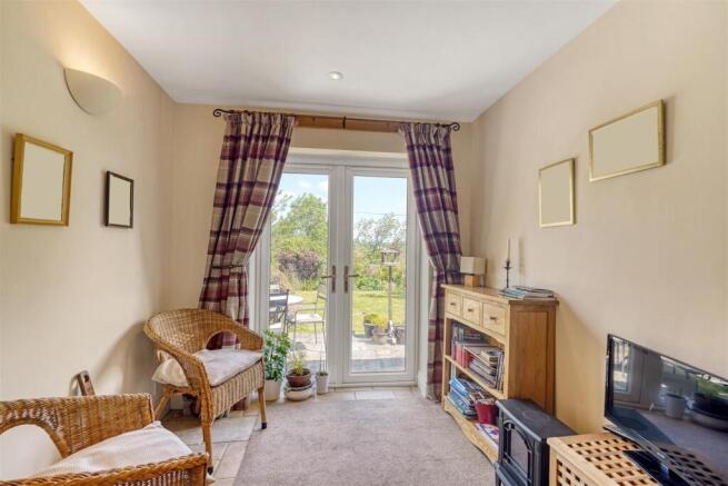 3 bed Semi-Detached for sale Image 12