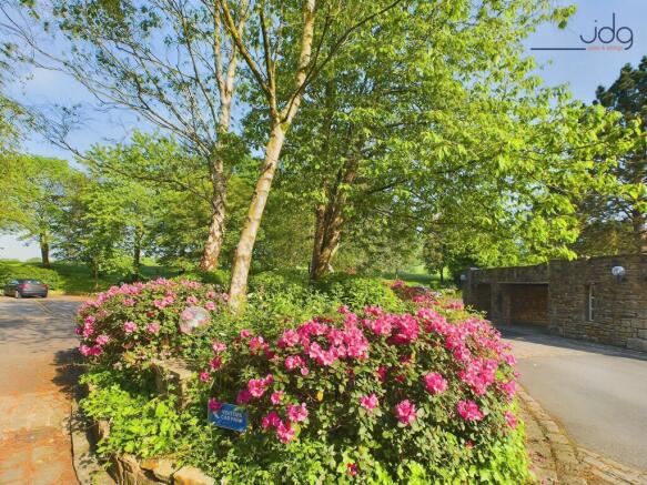 Beautiful Communal Gardens and Grounds
