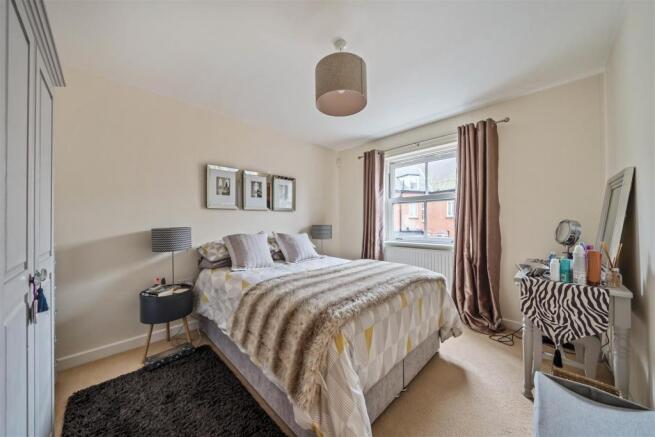 DOUBLE BEDROOM 1