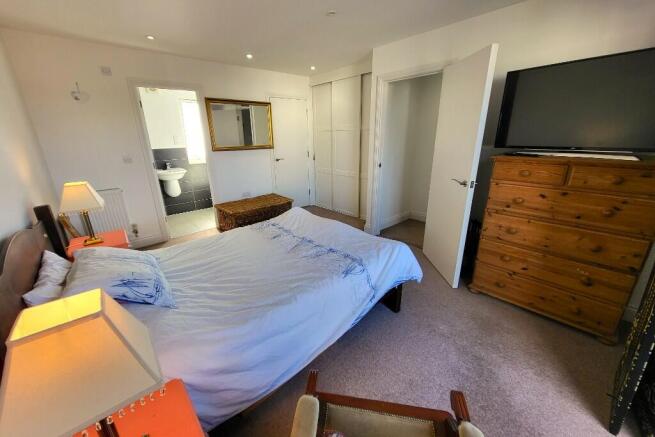 Master Bedroom (2) 