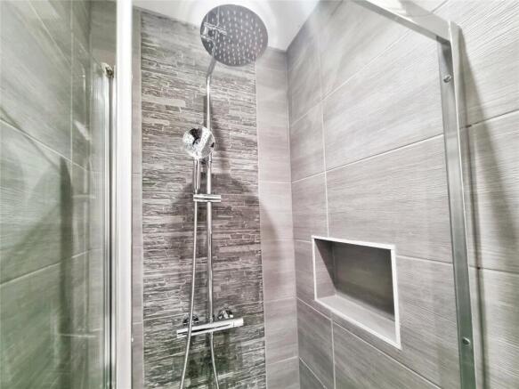 1 bed Detached to rent Image 7