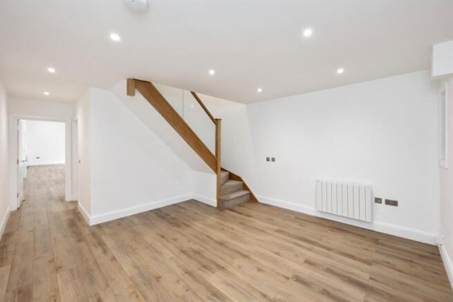 Entrance/Reception R
