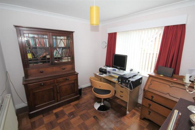 Bedroom 3/Office
