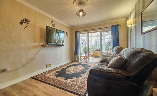Lounge dining room to rear