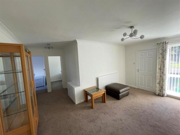 Lounge 2.jpg