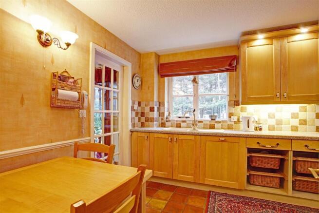 KITCHEN 1 .jpg
