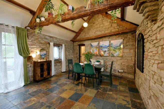 Kitchen/ dining room