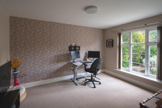 4 bed Detached for sale Image 5