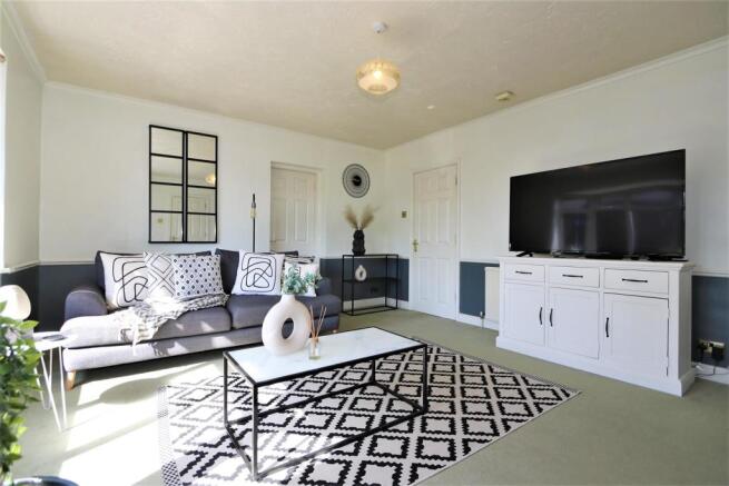 SPACIOUS LOUNGE