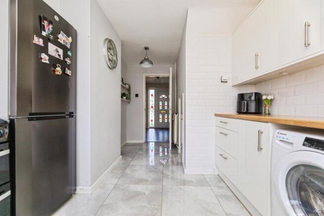 3 bed Terraced for sale Image 9