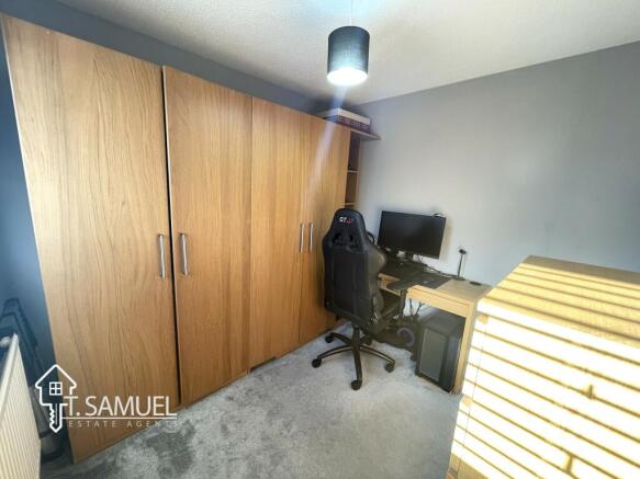 Bedroom 3b.JPG