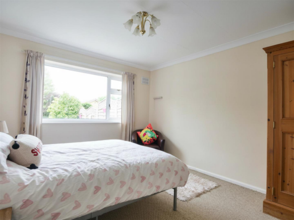 2 bed Semi-Detached Bungalow for sale Image 5
