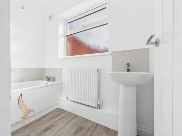 2 bed Flat for sale Image 9