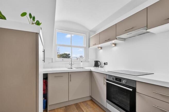 2 bed Apartment for sale Image 8