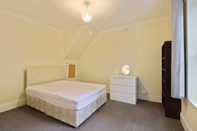 3 bed Terraced for sale Image 5