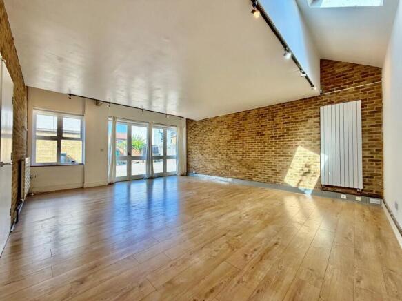 5 laundry mews living room.jpg