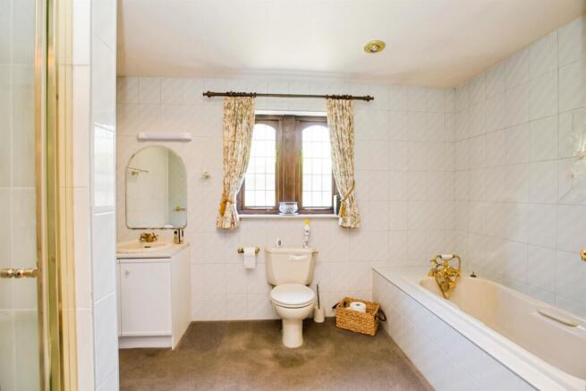2 bed Detached Bungalow for sale Image 6