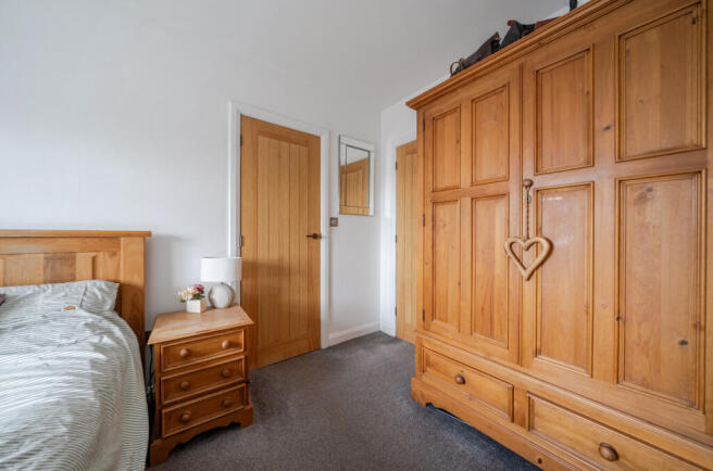 4 bed Semi-Detached for sale Image 11
