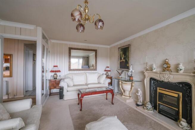 2 bed Semi-Detached Bungalow for sale Image 4
