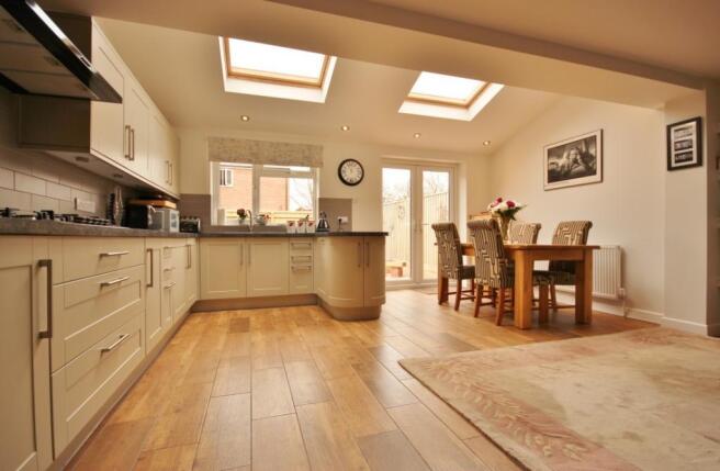Kitchen dining