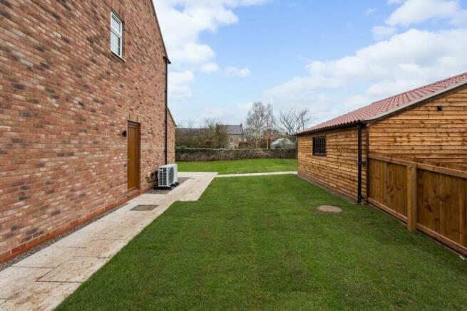 3 bed Semi-Detached to rent Image 12