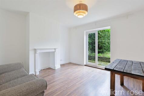 Beech Hall Road, Highams Park