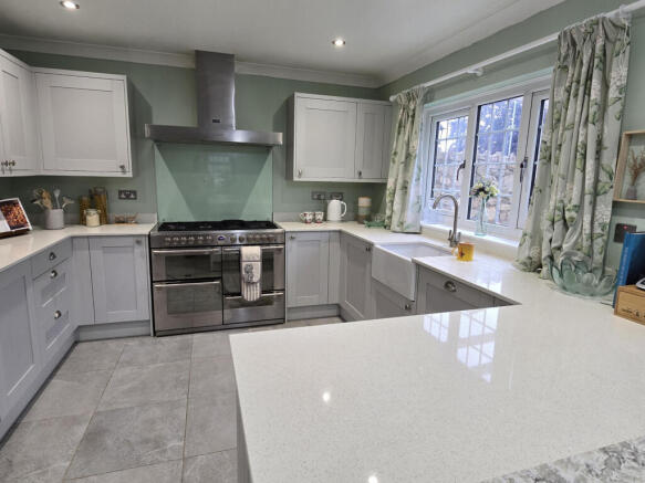 Kitchen: Images provided by the owner and publish