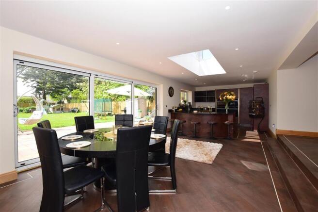 Kitchen/Dining Area