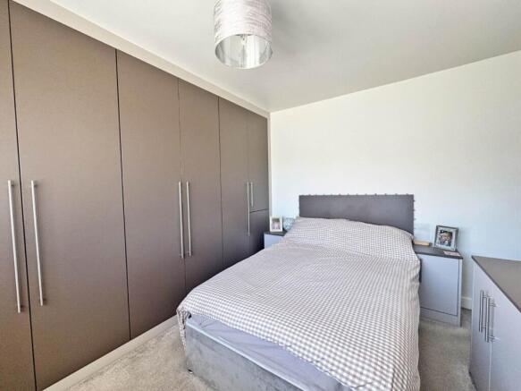 3 bed Town House for sale Image 11