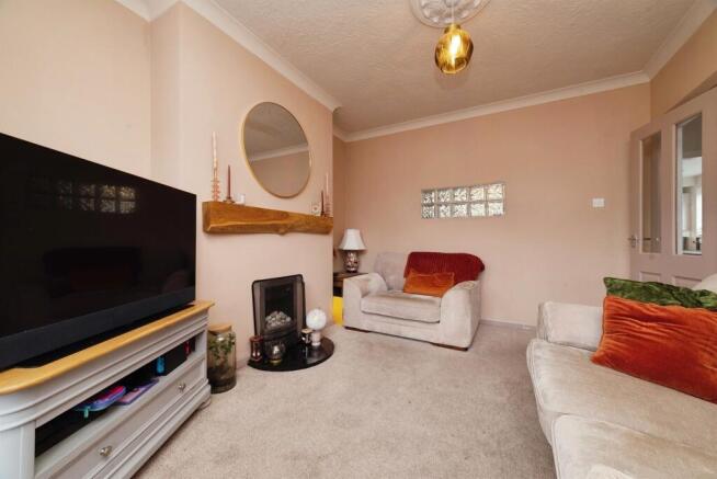 3 bed Semi-Detached for sale Image 5