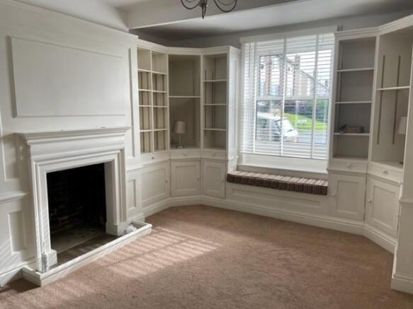 Lounge 1.jpg