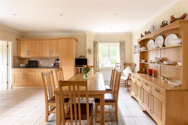 Kitchen/Breakfast Rm
