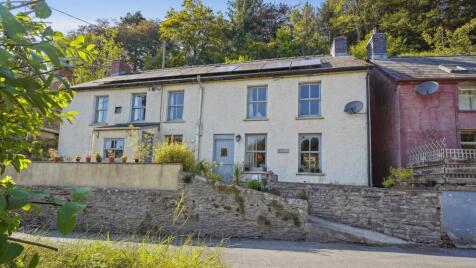 Clettwr Hall, Pontsian, Llandysul, SA44