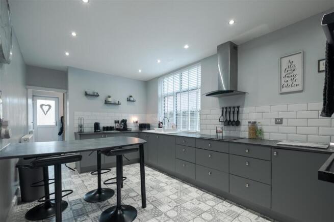 54 Ainslie Street (9 of 22).jpg