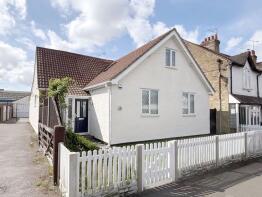 Lynton, Beeches Road, Farnham Common SL2 3PR