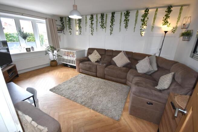 FAMILY LOUNGE