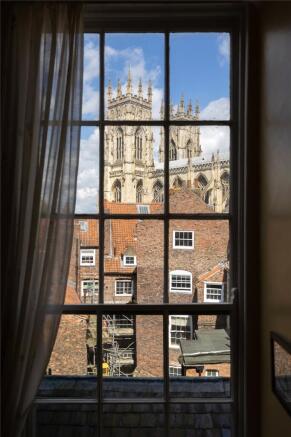 5 bed Terraced for sale Image 11