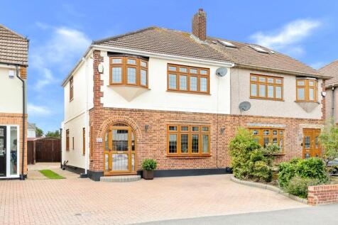 Dee Way, Romford, RM1