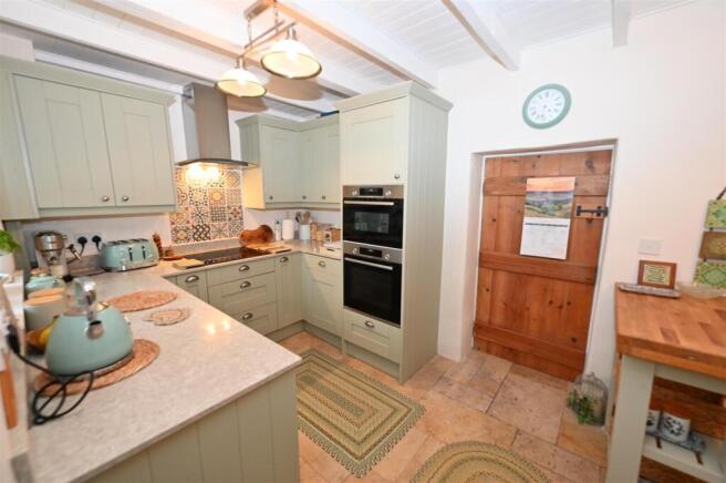 4 bed Cottage for sale Image 12
