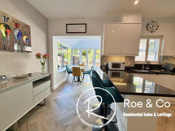 Open plan kitchen/diner/conservatory