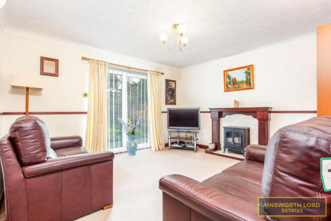 SPACIOUS LOUNGE